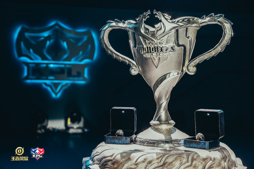 随着现任领 随着现任领